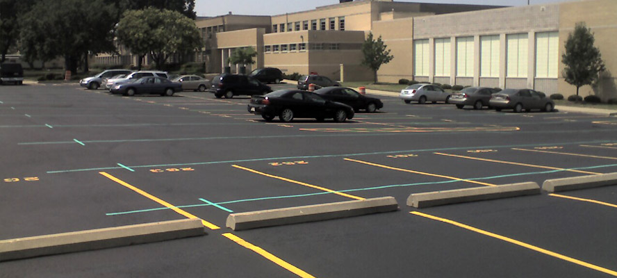 An example of parking lot striping that meets ADA-OHIO standards.